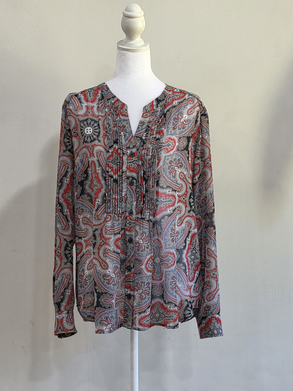 Ellen Tracy Red and Gray Paisley Pintuck Split-Neck Blouse